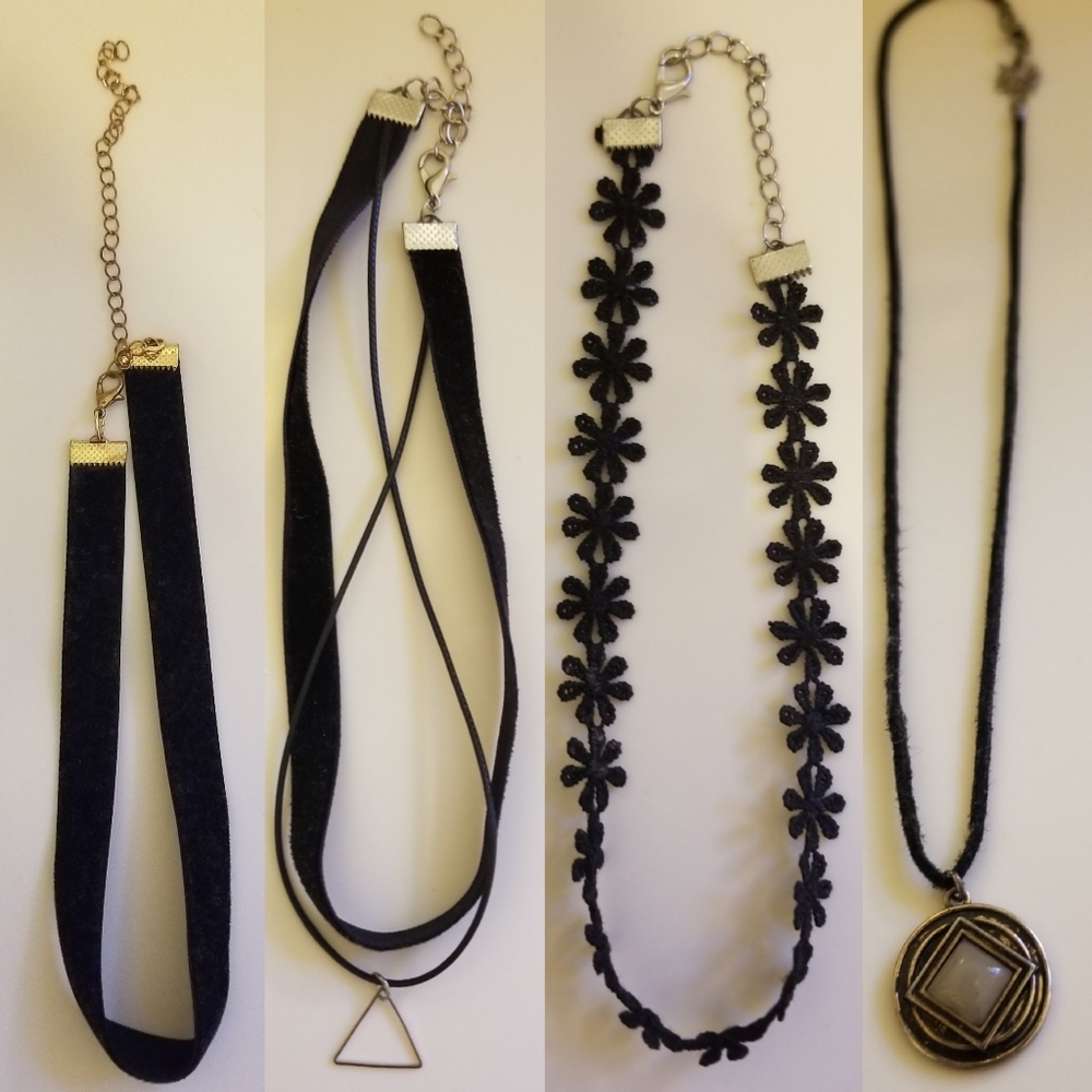 Four Choker Neclaces Black - Set of 4